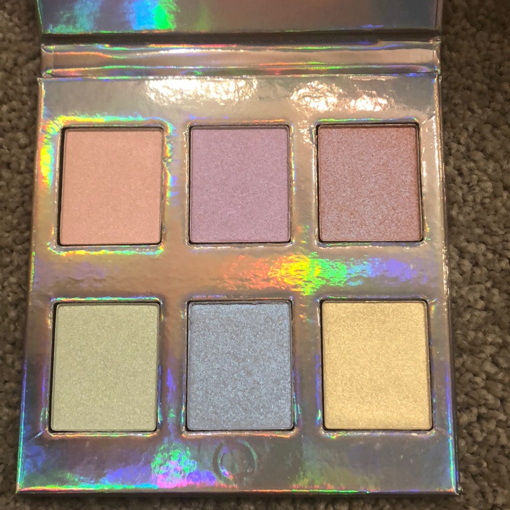 Naked Cosmetics highlighter palette